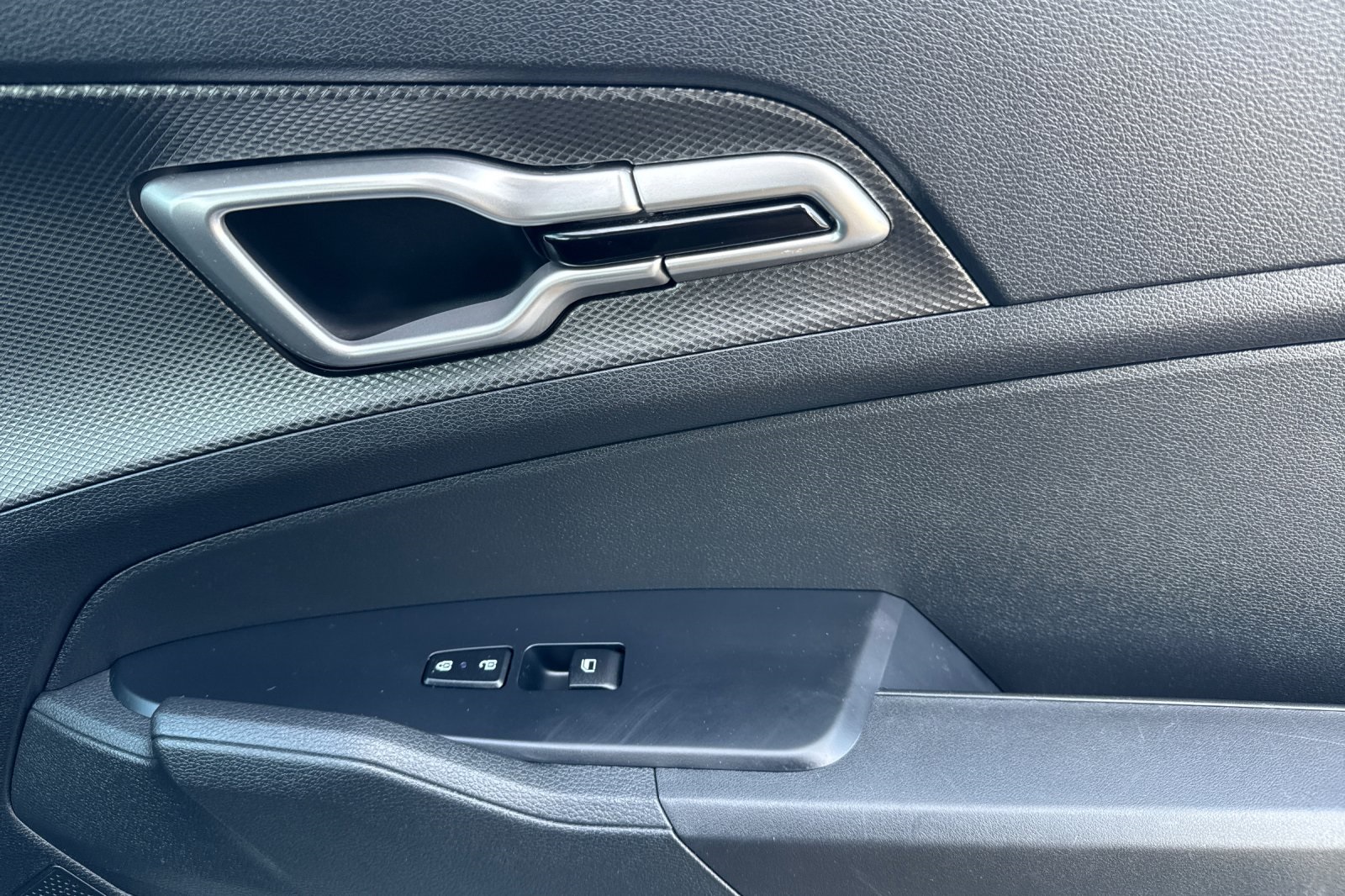 Vehicle image 21 of 53