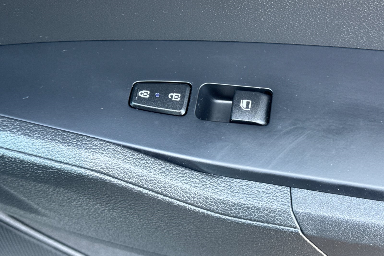 Vehicle image 22 of 53