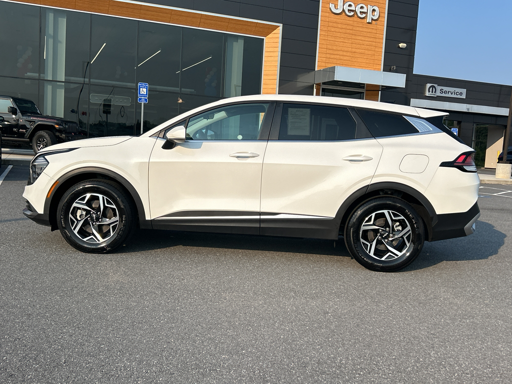 Vehicle image 8 of 25