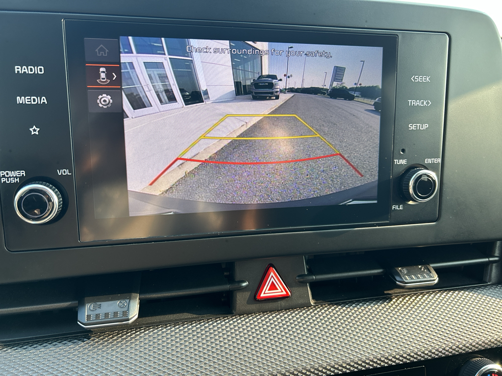 Vehicle image 16 of 25
