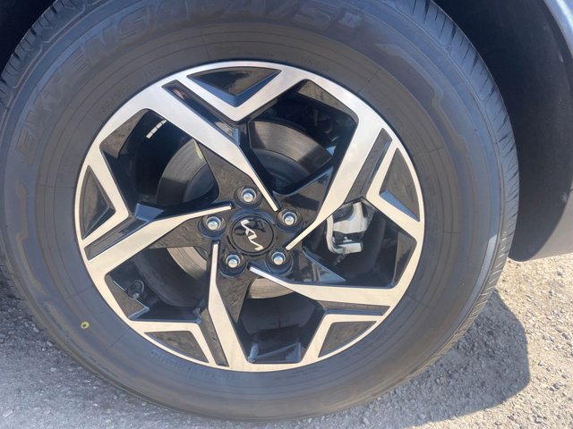 Vehicle image 29 of 45