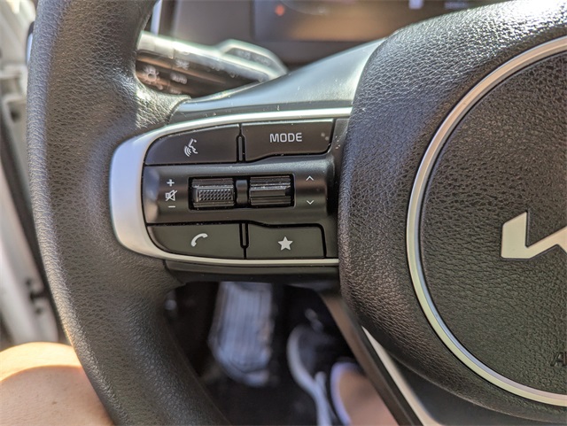 Vehicle image 16 of 30
