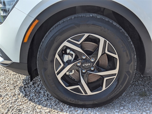 Vehicle image 8 of 30