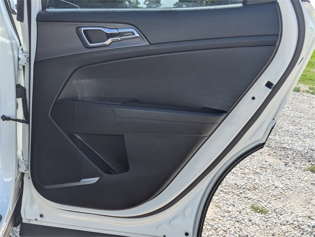 Vehicle image 21 of 30