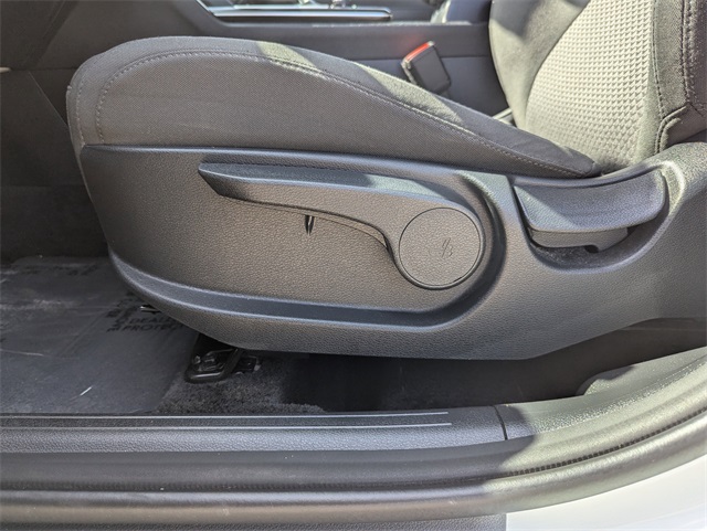 Vehicle image 9 of 30