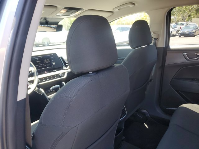 Vehicle image 11 of 28