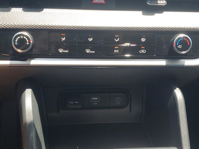 Vehicle image 22 of 28