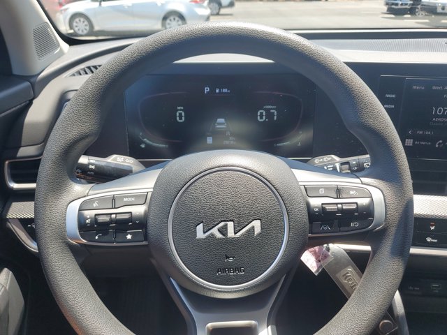 Vehicle image 18 of 28
