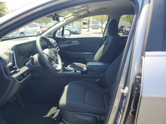 Vehicle image 14 of 28