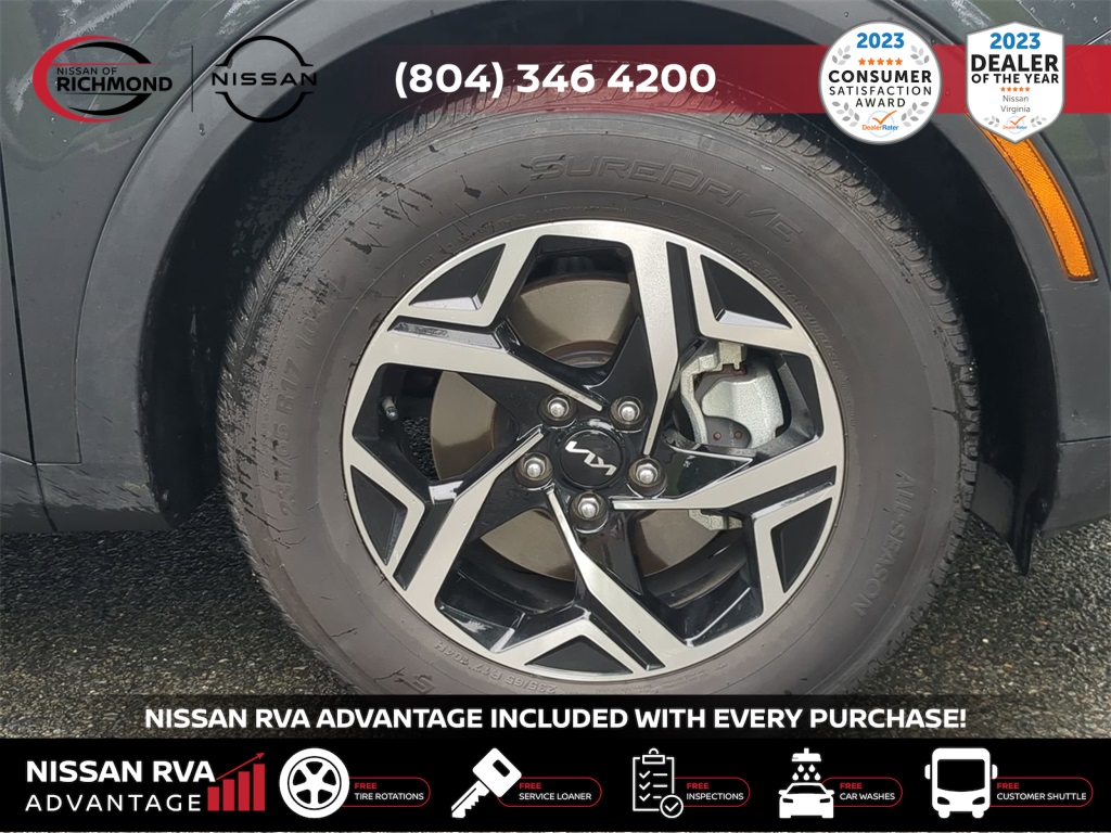 Vehicle image 11 of 26