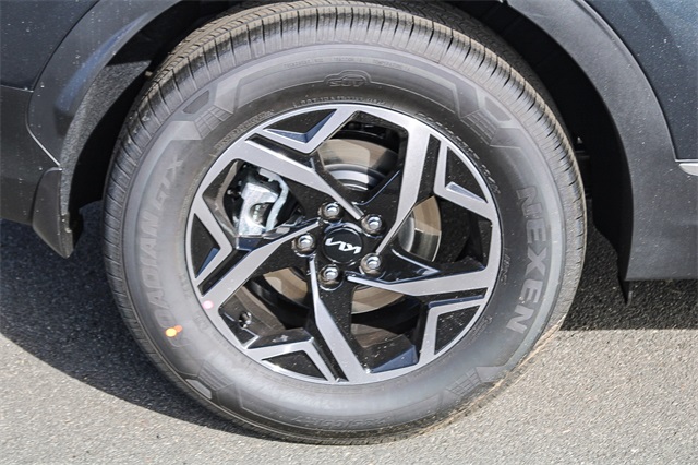 Vehicle image 11 of 25
