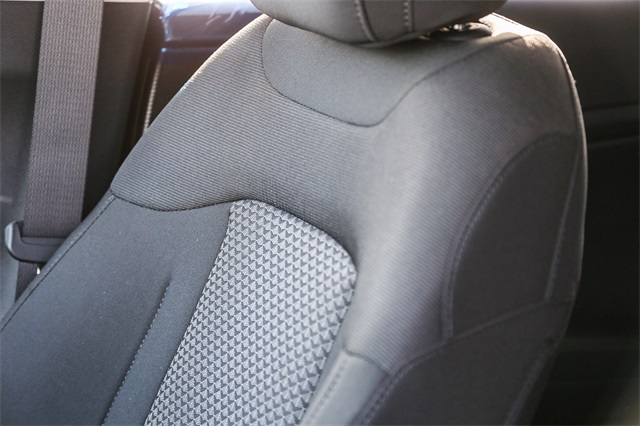Vehicle image 19 of 25
