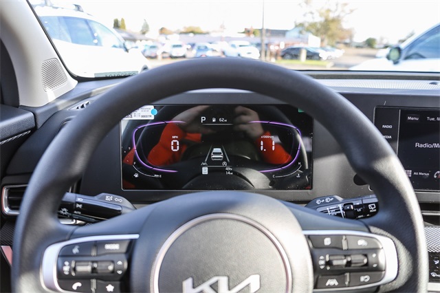 Vehicle image 22 of 25