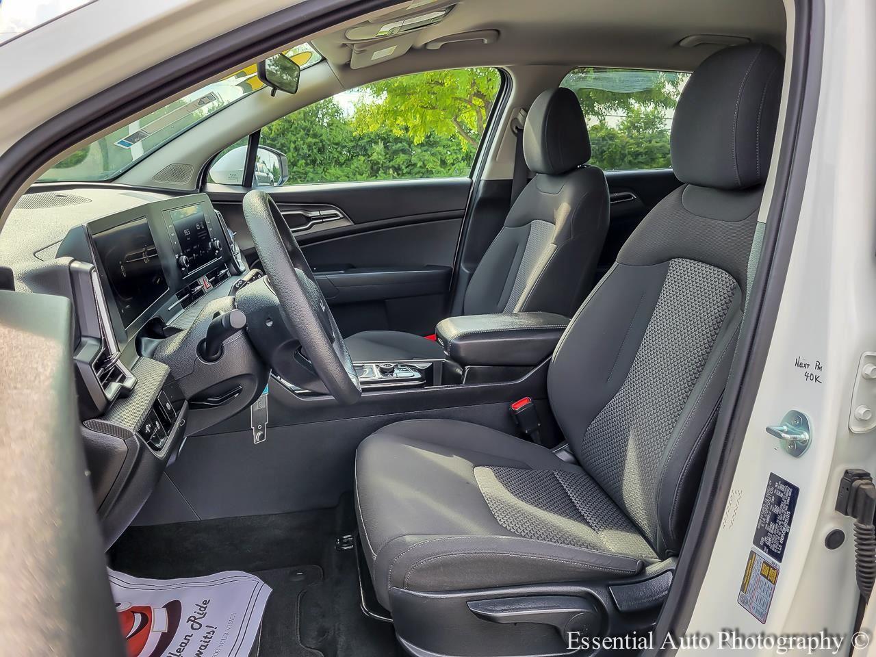 2024 Kia Sportage LX Image 12 of 34