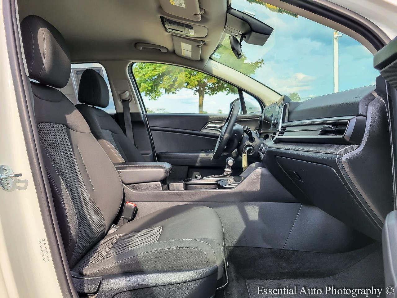 2024 Kia Sportage LX Image 13 of 34