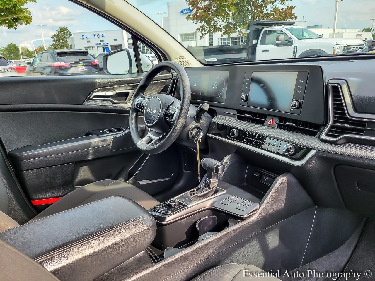 2024 Kia Sportage LX Image 15 of 34