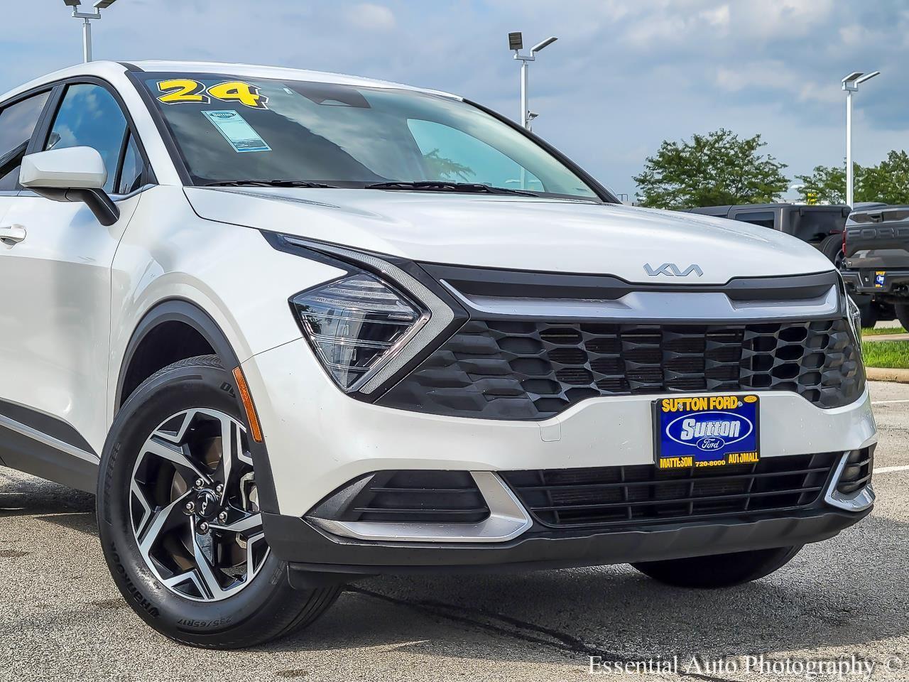 2024 Kia Sportage LX Image 3 of 34