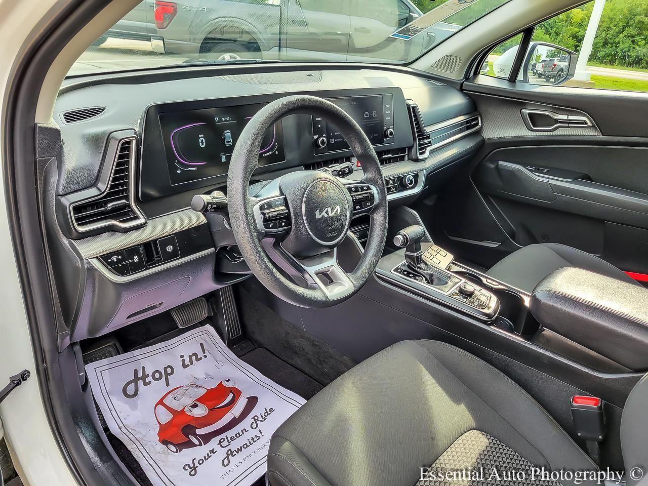 2024 Kia Sportage LX Image 16 of 34