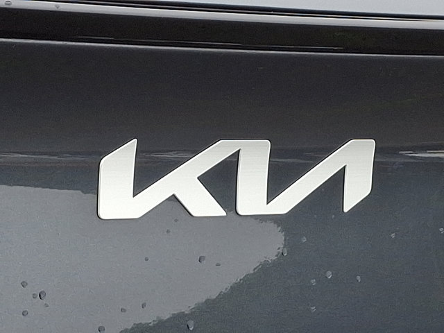 Vehicle image 27 of 30