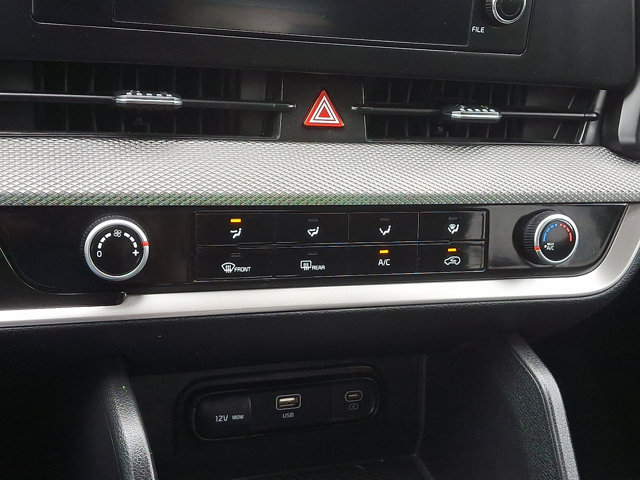 Vehicle image 19 of 30