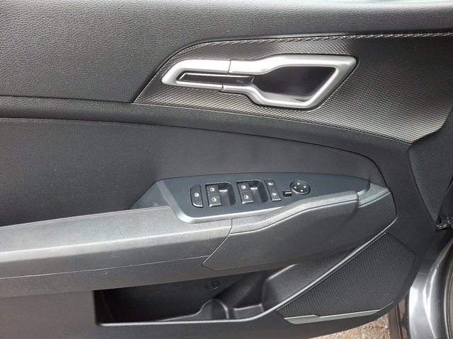 Vehicle image 21 of 30
