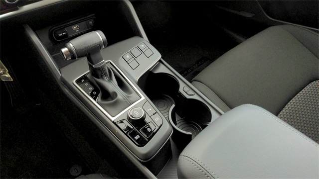 Vehicle image 19 of 25
