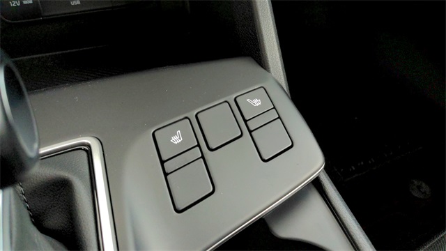 Vehicle image 21 of 25