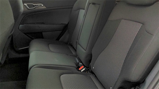 Vehicle image 23 of 25