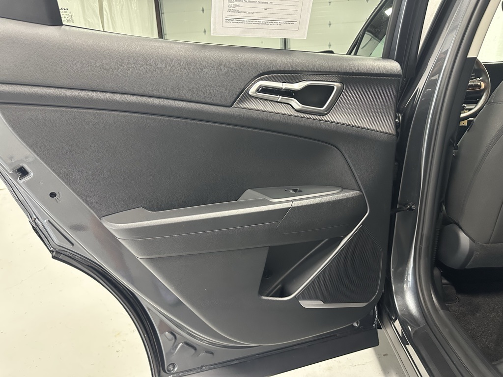 Vehicle image 47 of 64