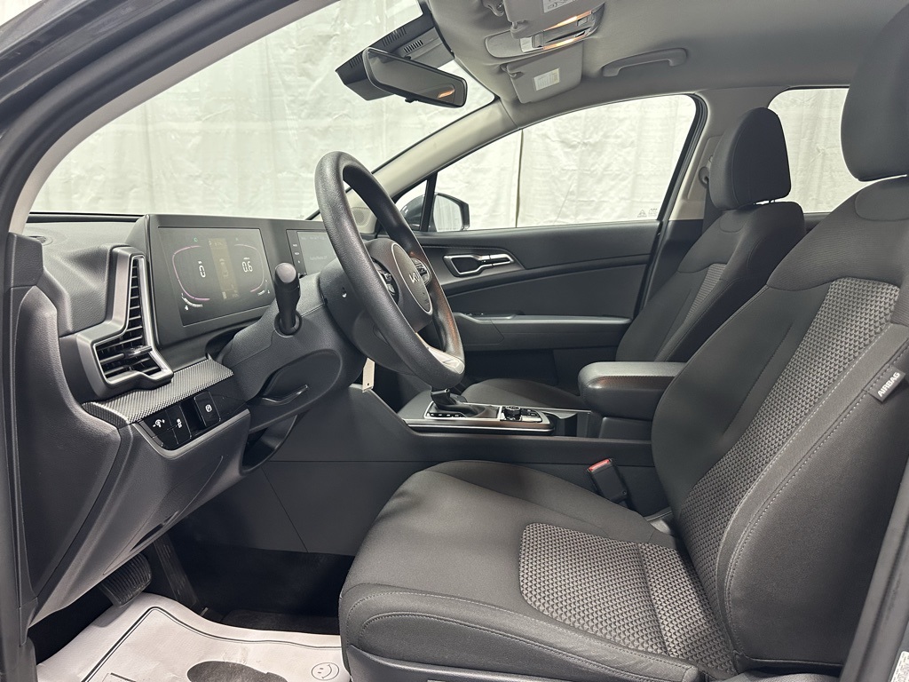 Vehicle image 28 of 64