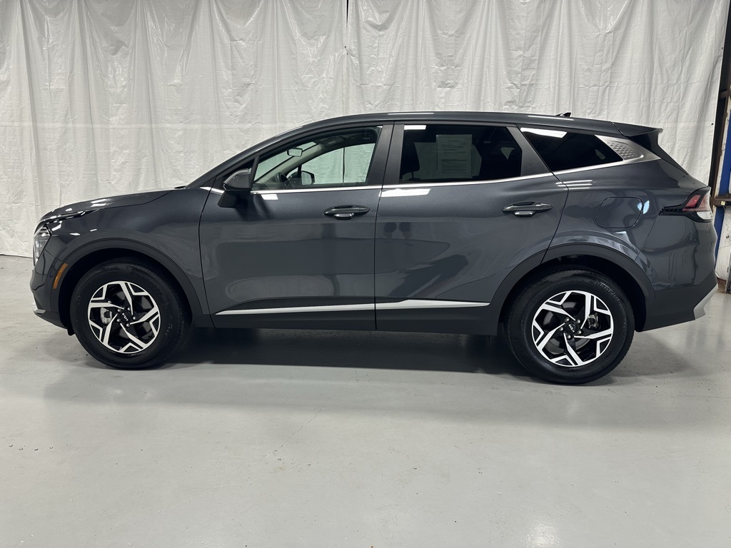 Vehicle image 7 of 64