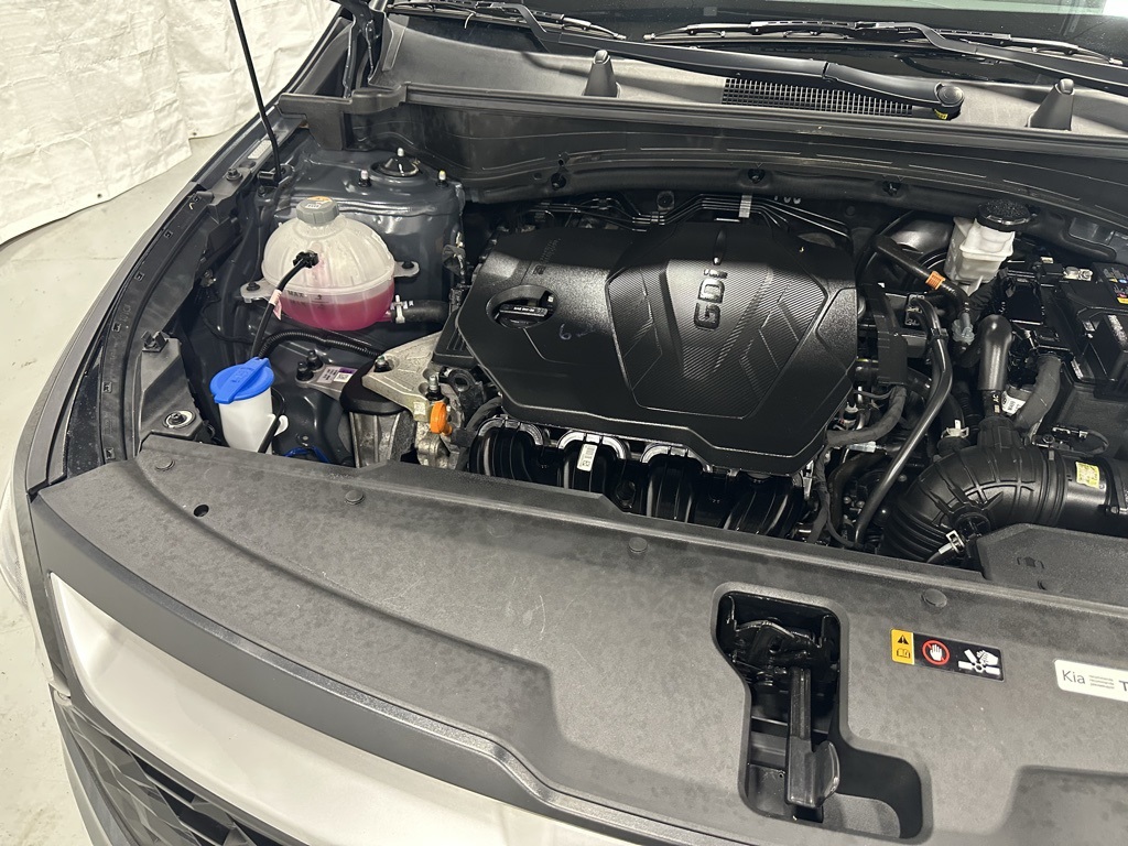 Vehicle image 9 of 64