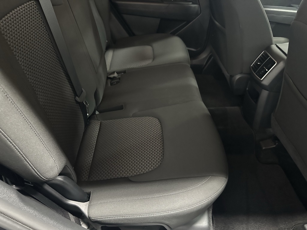 Vehicle image 16 of 64