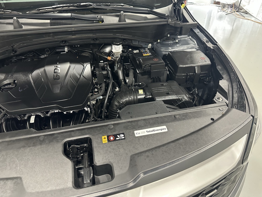 Vehicle image 10 of 64
