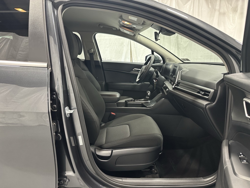 Vehicle image 23 of 64