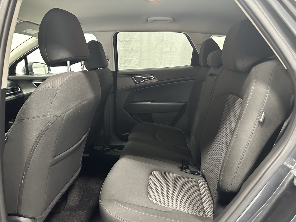 Vehicle image 18 of 64