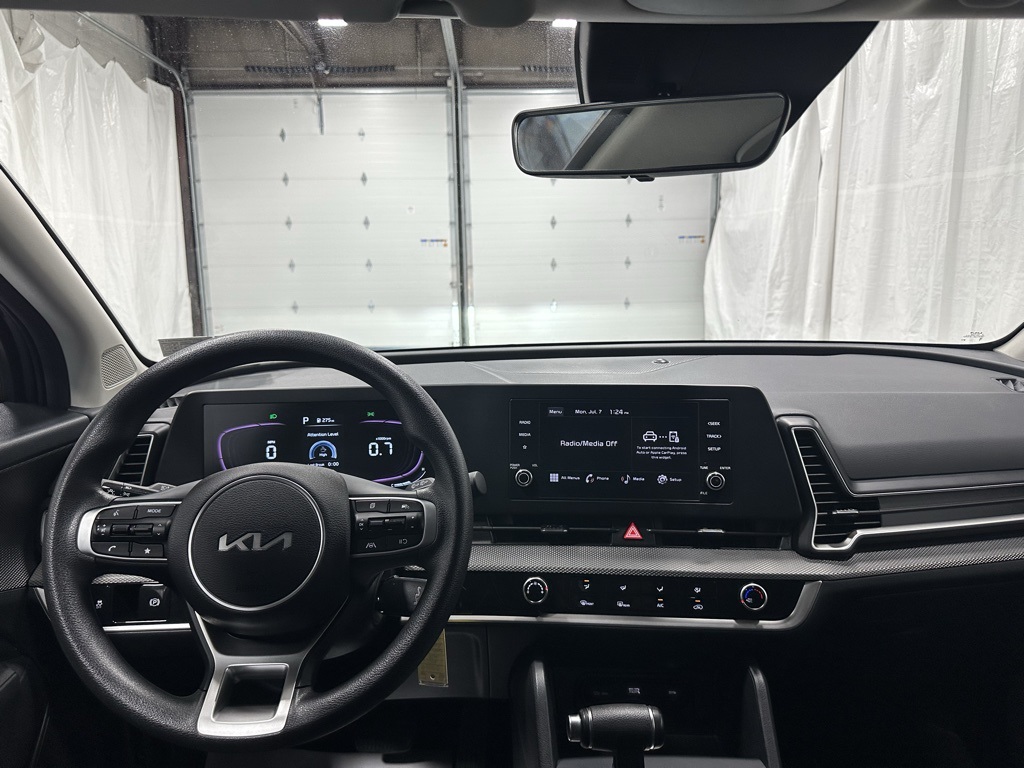 Vehicle image 31 of 64