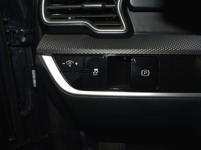 Vehicle image 26 of 39
