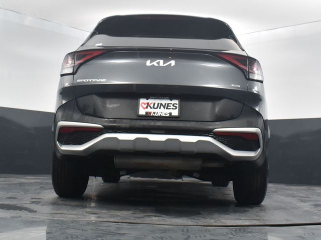 Vehicle image 23 of 39