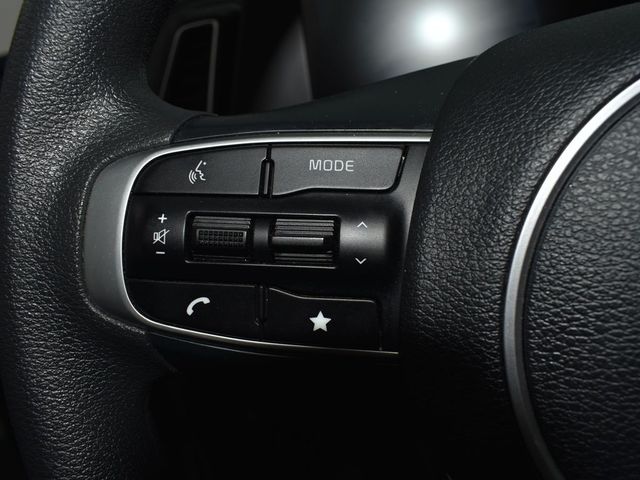 Vehicle image 27 of 39