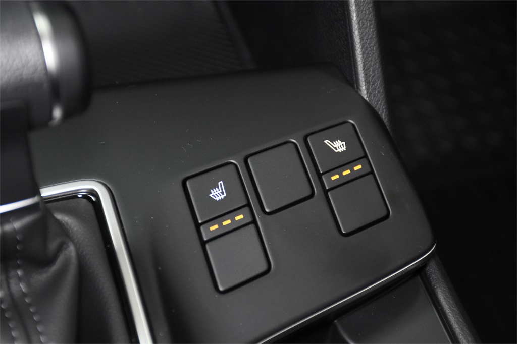 Vehicle image 25 of 31