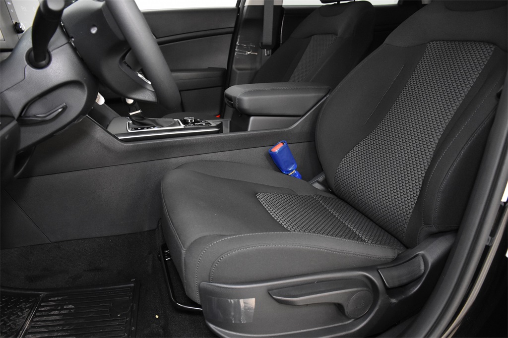 Vehicle image 15 of 31