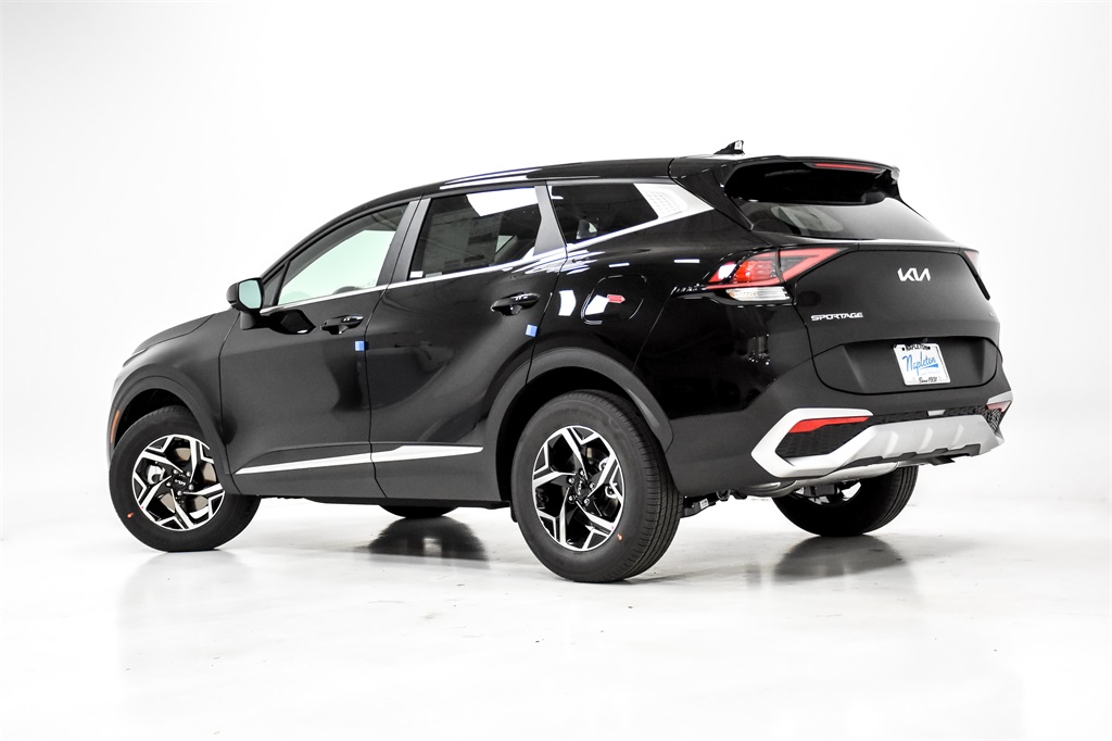 Vehicle image 7 of 31