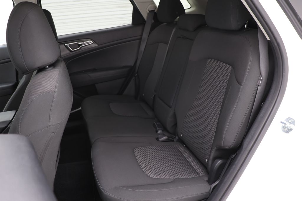 2024 Kia Sportage LX Image 12 of 29