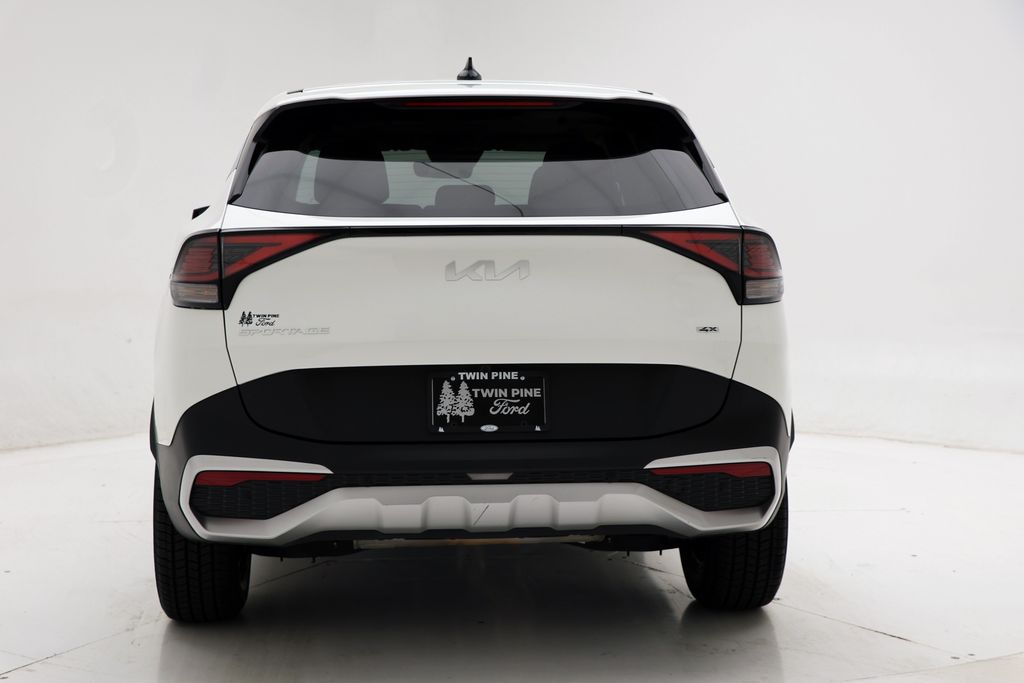 2024 Kia Sportage LX Image 8 of 29