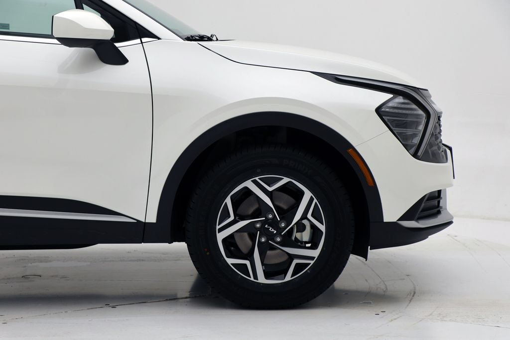 2024 Kia Sportage LX Image 3 of 29