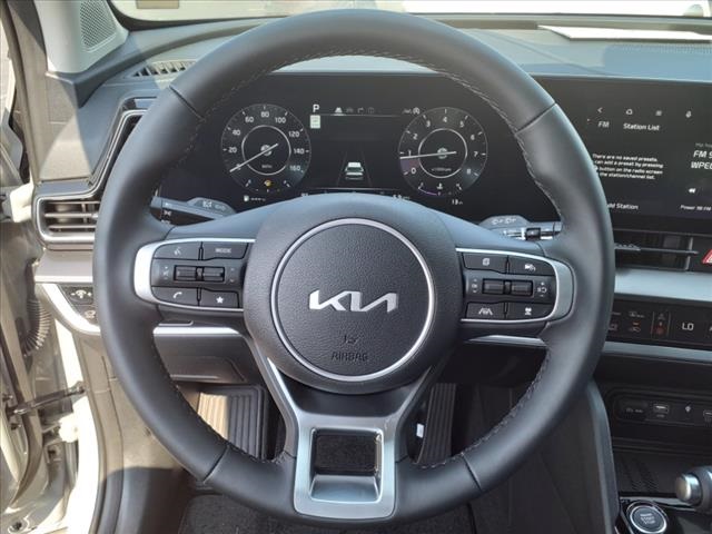 Vehicle image 22 of 32
