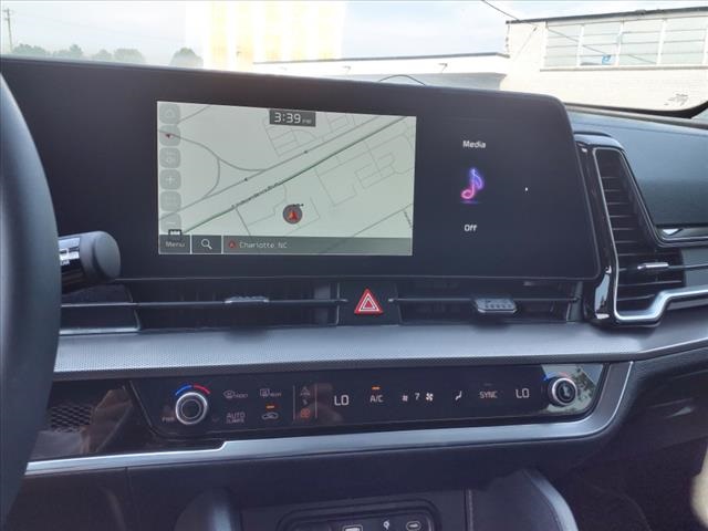 Vehicle image 14 of 32