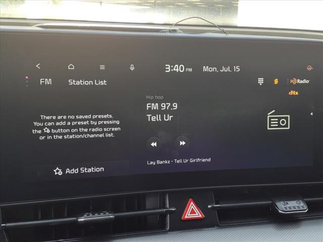 Vehicle image 16 of 32