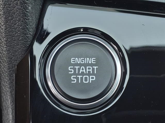 Vehicle image 21 of 32